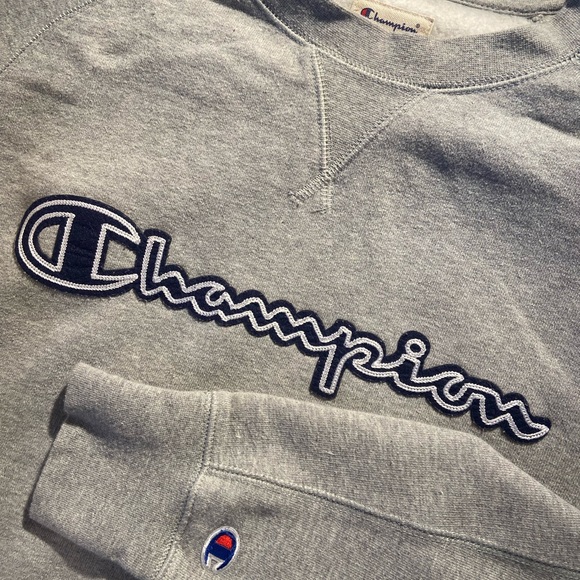 Champion Authentic Athletic Apparel Men’s Grey Embroidered Crewneck in S - Picture 4 of 6